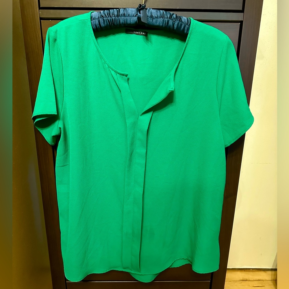 Kelly Green West Kei Top by Stitch Fix • Large - Picture 2 of 6